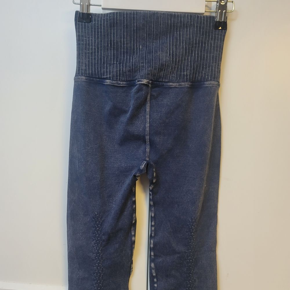 Free People Womens Good Karma 7/8 Length Leggings In Blue Acid Wash, Xs/s - Picture 6 of 8